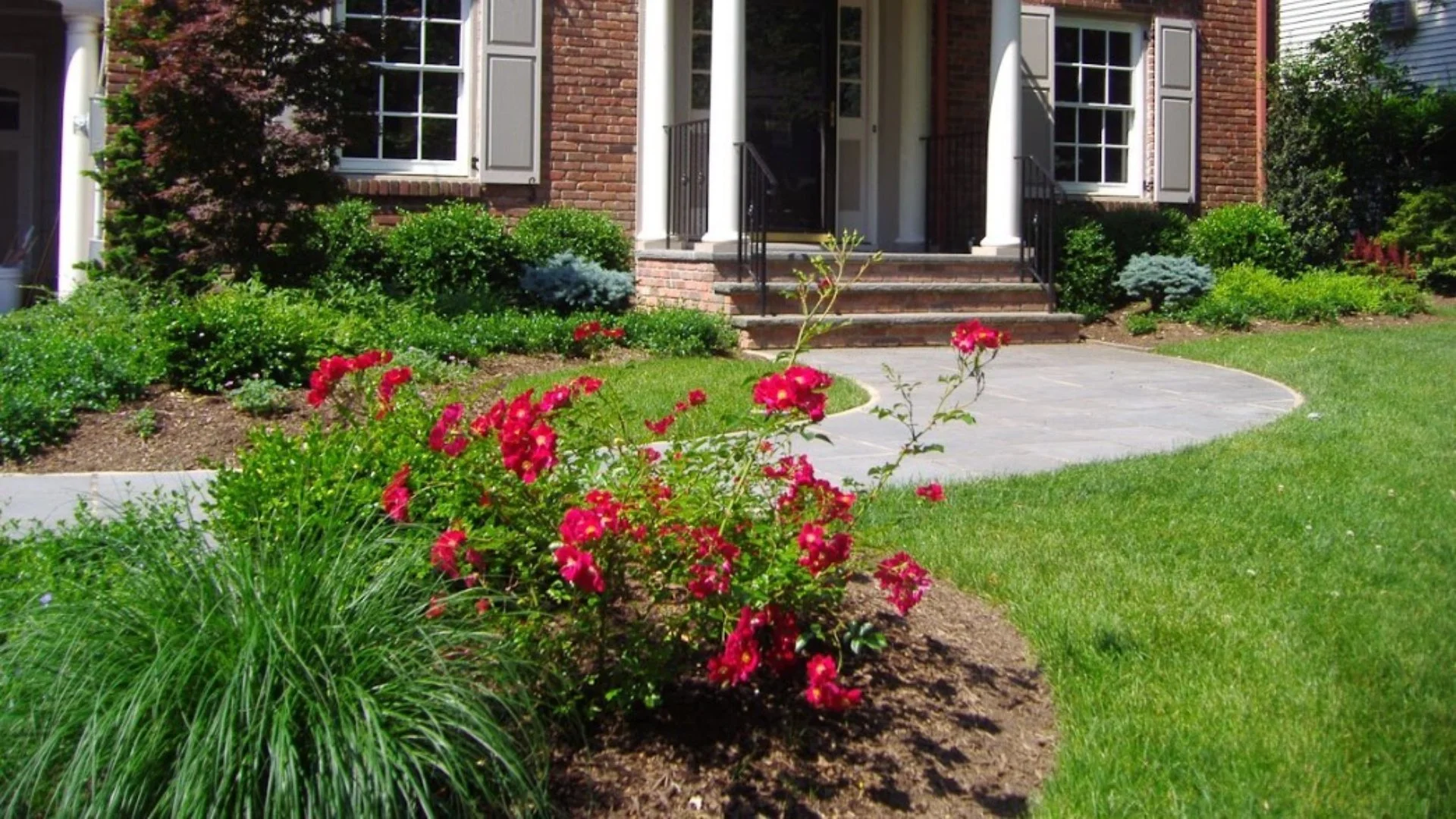 Make Sure Your Fall Yard Cleanup Includes These Services